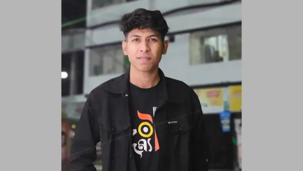 থাপ্পড় মেরে জুনিয়রের কান ফাটালেন বিশ্ববিদ্যালয়ের সিনিয়র