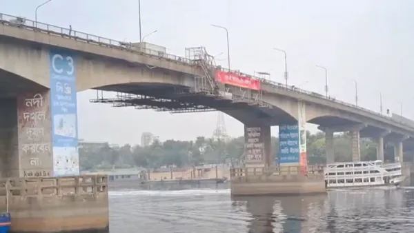 খুলে দেওয়া হলো পোস্তগোলা ব্রিজ, কমল ভোগান্তি