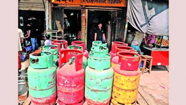 যেখানে-সেখানে এলপিজির দোকান, বিপর্যয়ের শঙ্কা