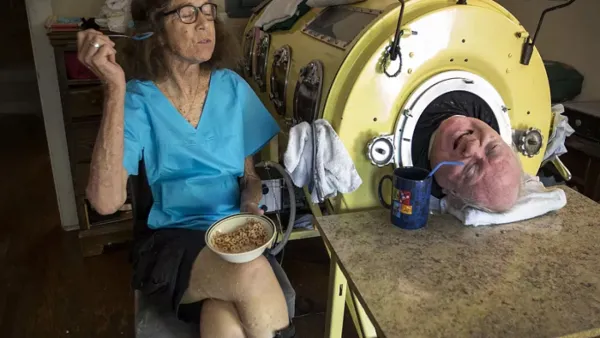 যেভাবে ৭০ বছর লোহার ফুসফুস নিয়ে বেঁচে ছিলেন পল (ভিডিও)