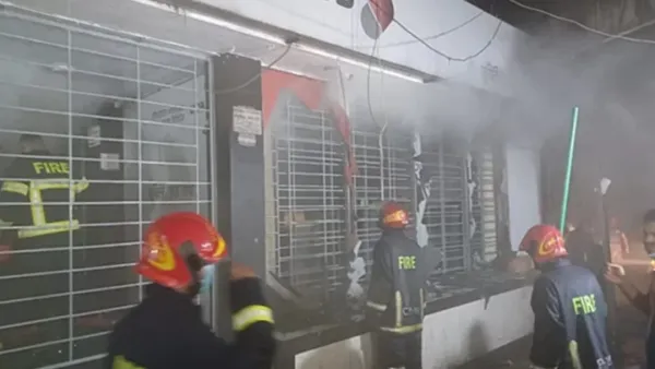 চট্টগ্রামে ইউসিবি ব্যাংকের আগুন নিয়ন্ত্রণে