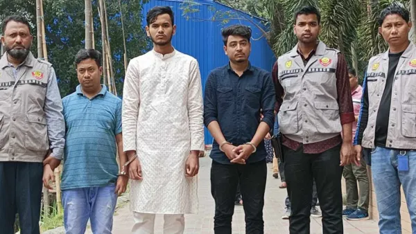 পঞ্চম ও অষ্টম শ্রেণি পাস হলেও তৈরি করতে পারেন নকল ফোন