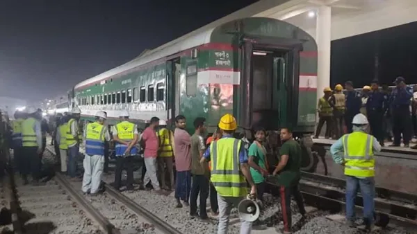 টাঙ্গাইলে ট্রেন লাইনচ‌্যুত, ঢাকার সঙ্গে উত্তরব‌ঙ্গের রেল‌যোগা‌যোগ বন্ধ