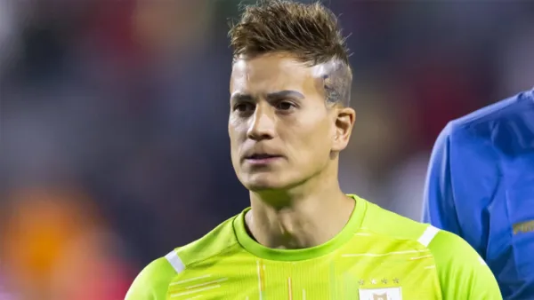 হোটেলে ডেকে নারী সাংবাদিককে ‘ধর্ষণ’, চার ফুটবলার আটক