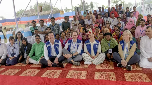 কয়রার নারীদের কথা শুনলেন সুইডিশ রাজকন্যা