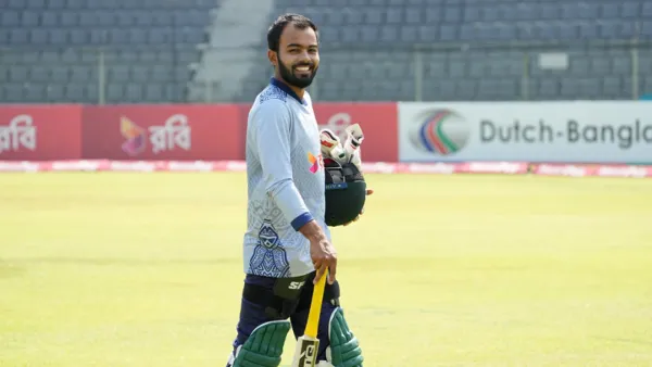 মুশফিকের চোটে কপাল খুলল হৃদয়ের