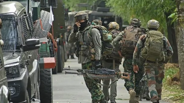 পাকিস্তানের গোয়াদর সমুদ্র বন্দরে হামলা, নিহত ৮