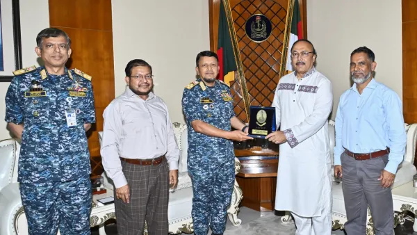 নৌবাহিনীর প্রধানের সঙ্গে রাসিক মেয়রের সাক্ষাৎ