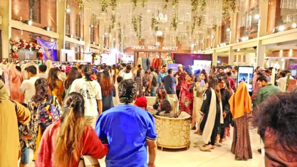 ঈদবাজারের নতুন রূপ ঢাকা নাইট মার্কেট