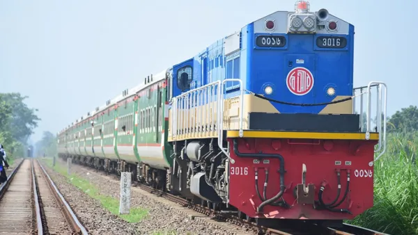 সাপ্তাহিক বন্ধের দিনও চলবে দুই ট্রেন