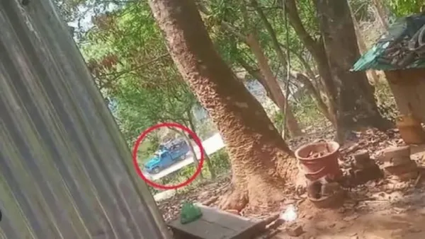 গাড়িতে এসে ব্যাংকে হামলা চালায় ৩০ অস্ত্রধারী