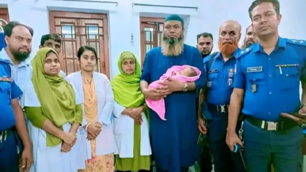 মধ্যরাতে মসজিদের অজুখানায় কাঁদছিল নবজাতক, অতঃপর...