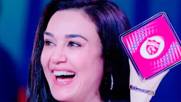 নিলামে ‘ভুল করে’ নেওয়া ক্রিকেটারকেই প্রশংসায় ভাসালেন প্রীতি