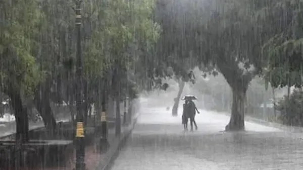 গরমের তীব্রতার মধ্যে ঝড়-বৃষ্টির পূর্বাভাস