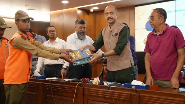 এলাকার পরিচ্ছন্নতা সকলকে এগিয়ে আসার আহ্বান ডিএনসিসি মেয়রের