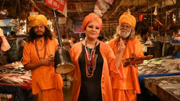 কাঁচাবাজারে কী করলেন মমতাজ-তাপস?