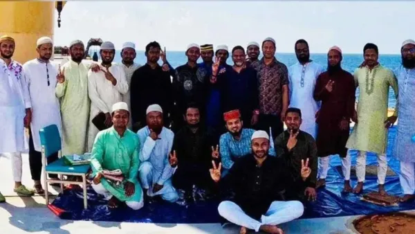 ৩১ দিন পর মুক্ত জিম্মি বাংলাদেশি জাহাজের ২৩ নাবিক