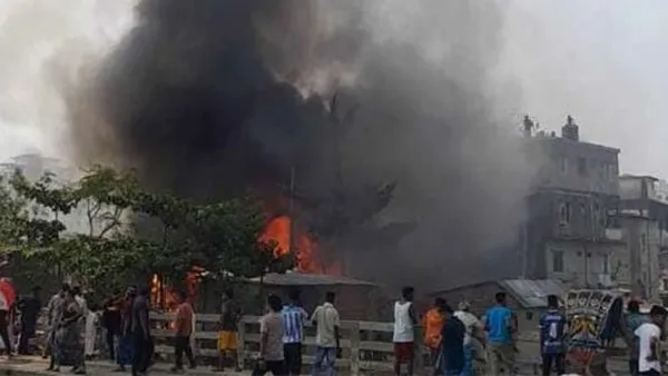 চট্টগ্রামে আগুনে পুড়ল বস্তির ২০০ ঘর