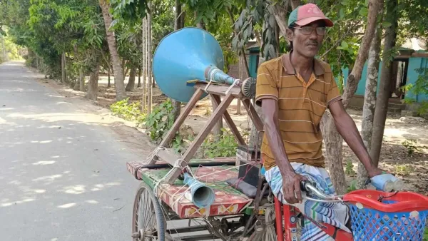 ছাত্র-ছাত্রীদের সচেতন করতে ইউপি চেয়ারম্যানের অভিনব প্রচারণা