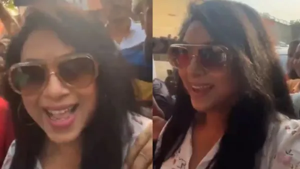 শাবনূরকে ঘিরে ভক্তদের ভিড়