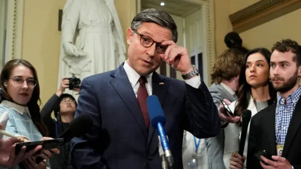 ইসরায়েল-ইউক্রেনকে সামরিক সহায়তা দিতে মার্কিন কংগ্রেসে বিল পাস