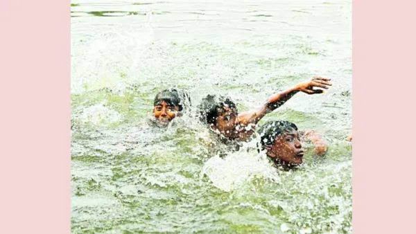 আগুন ঝরাচ্ছে এপ্রিল