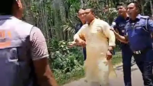 ‘এসপি স্যারের নির্দেশে তাকে আটক করা হয়েছে’