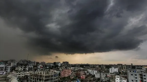 হিট অ্যালার্টের মধ্যেই ৬০ কিলোমিটার বেগে ঝড়ের আভাস