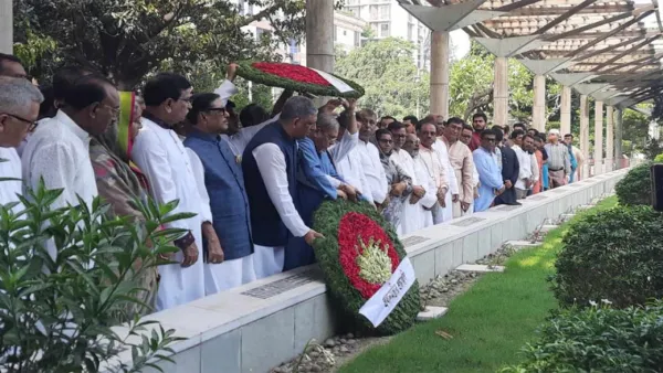 শেখ জামালের জন্মদিনে বনানী কবরস্থানে আওয়ামী লীগের শ্রদ্ধা