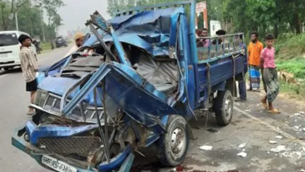 বাহুবলে ট্রাকের ধাক্কায় পিকআপের চালক-হেলপার নিহত