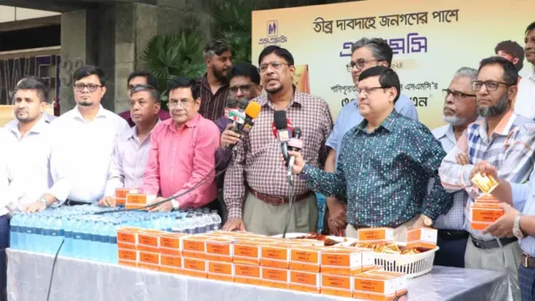 তীব্র দাবদাহে এসএমসির ওরস্যালাইন-এন বিতরণ