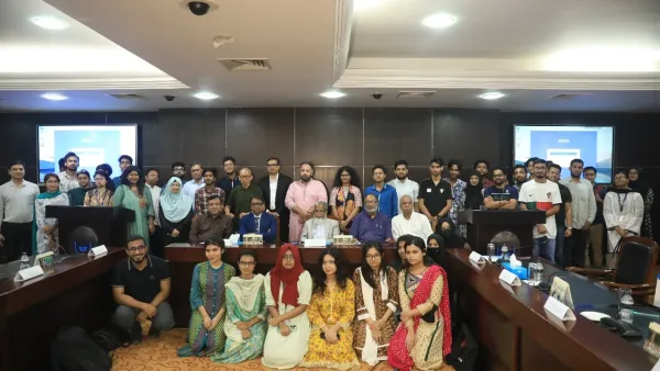 সকল শ্রমিকদের অধিকার সুরক্ষা করতে হবে: নর্থ সাউথের গোলটেবিলে বক্তারা