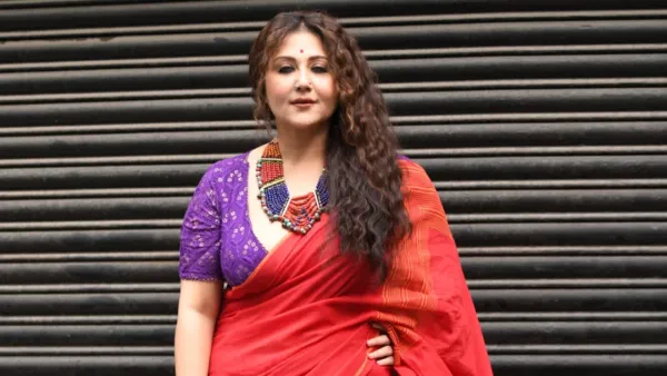 নেটিজেনদের মন্তব্যে স্বস্তিকার কড়া জবাব