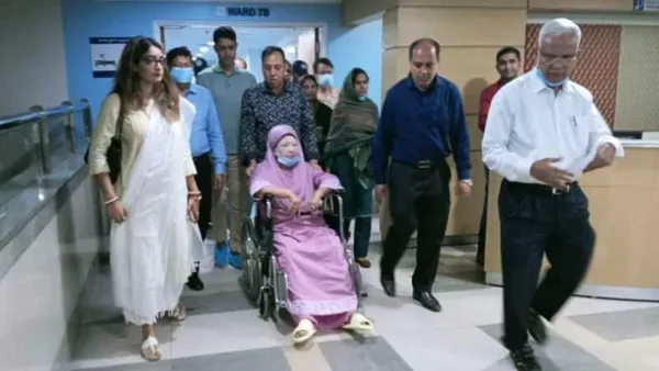 হাসপাতাল থেকে বাসায় ফিরলেন খালেদা জিয়া