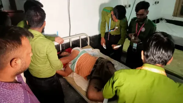 পাবনায় ত্রিমুখী সংঘর্ষে গুলিবিদ্ধসহ আহত ৮