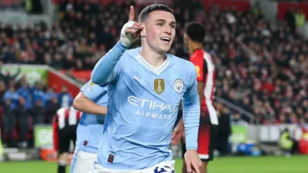 ইংল্যান্ডের বর্ষসেরা ফুটবলার ফোডেন ও খাদিজা