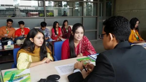 আকর্ষণীয় ওয়েভারে গ্রিন ইউনিভার্সিটিতে ভর্তি মেলা শুরু