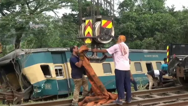 শেষ হয়নি উদ্ধারকাজ, ভয়াবহ শিডিউল বিপর্যয়