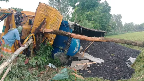 কয়লাবোঝাই ট্রাক উল্টে চালক নিহত