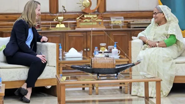 প্রধানমন্ত্রীর সঙ্গে আইওএম মহাপরিচালকের সাক্ষাৎ