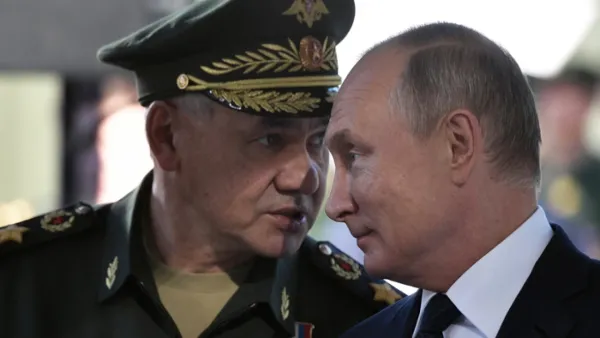 দীর্ঘদিনের মিত্র শোইগুকে যে কারণে সরিয়ে দিচ্ছেন পুতিন