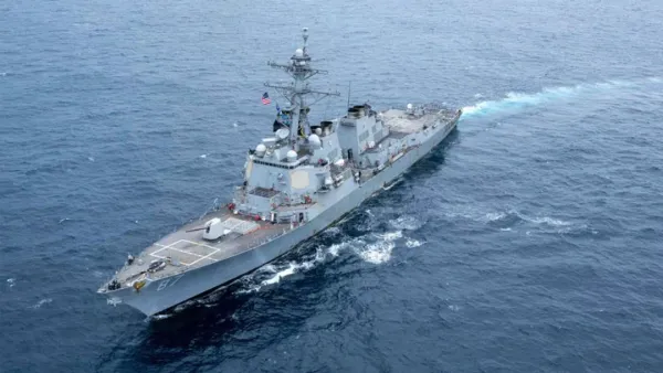 মার্কিন ডেস্ট্রয়ার জাহাজে হুতির ক্ষেপণাস্ত্র হামলা