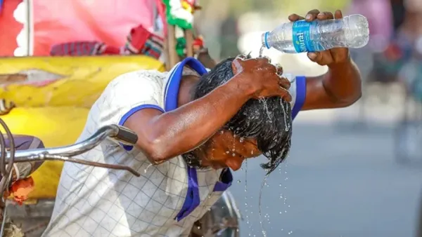 আবারও ৪৮ ঘণ্টার হিট অ্যালার্ট জারি