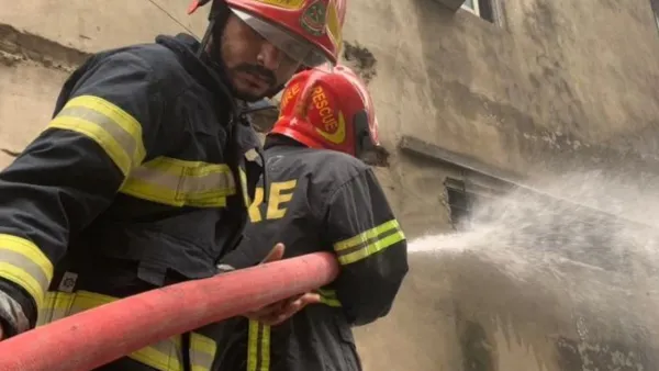 ধোলাইখালে ব্যাংকে লাগা আগুন নিয়ন্ত্রণে