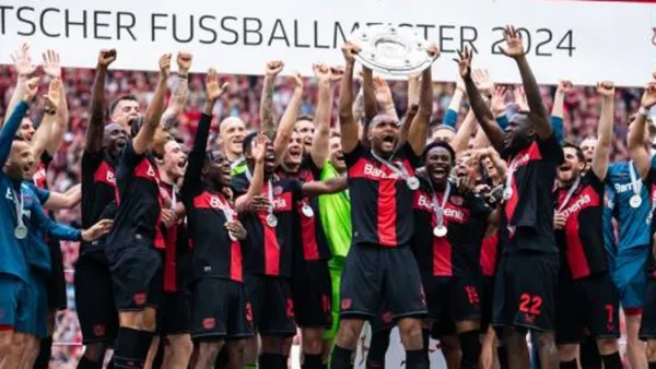 ইতিহাস গড়ে শিরোপা উঁচিয়ে ধরল লেভারকুসেন