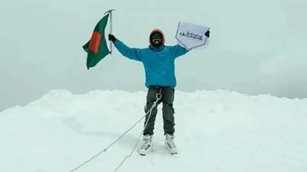 এভারেস্ট জয় করলেন আরেক বাংলাদেশি বাবর আলী