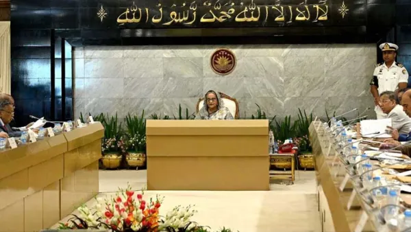 কঠোরভাবে বাজার মনিটরিং করতে নির্দেশ দিলেন প্রধানমন্ত্রী