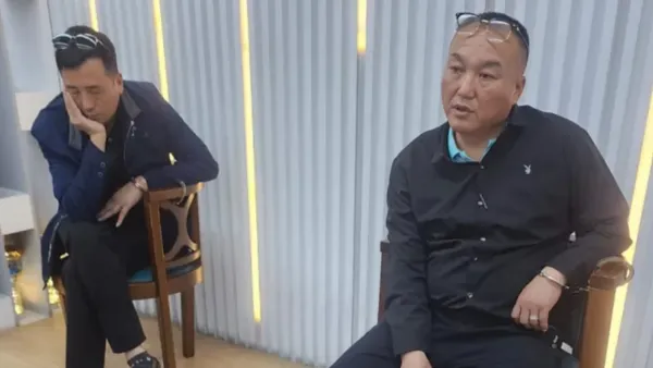 স্বর্ণসহ গ্রেপ্তার দুই চীনা নাগরিক রিমান্ডে