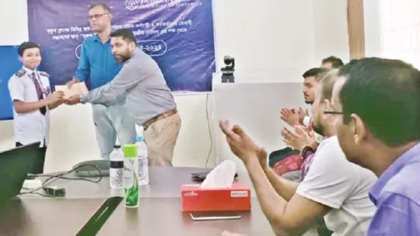 কালিয়াকৈরে নুরুল ইসলাম ফাউন্ডেশনের শিক্ষাবৃত্তি প্রদান