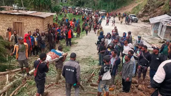 পাপুয়া নিউগিনিতে ভূমিধস, মাটি চাপা পড়েছেন ৩ শতাধিক মানুষ